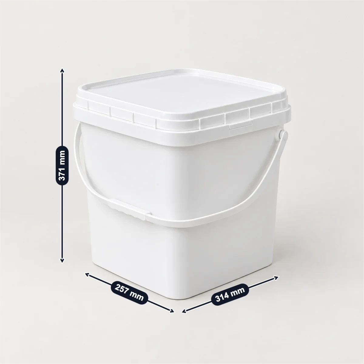 Square plastic pail with its usual width, depth and height marked