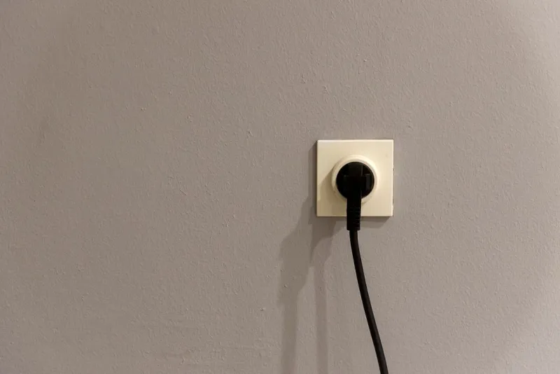 Plug Type and Voltage by Export Market: What to Label