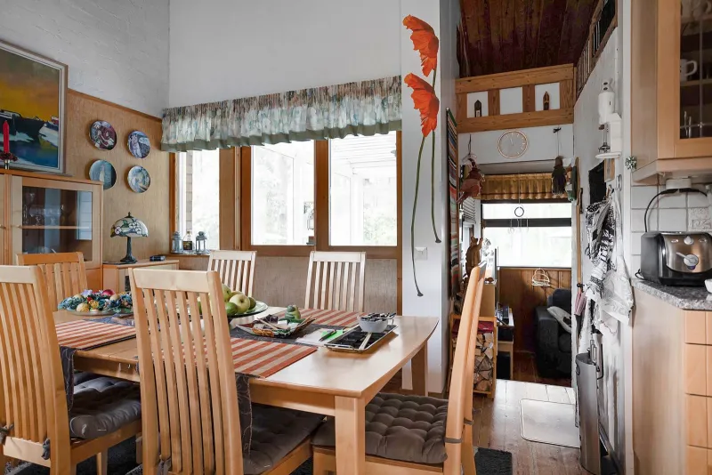 Dining Chair Seat Height: The 10-Inch Rule and Its Limits