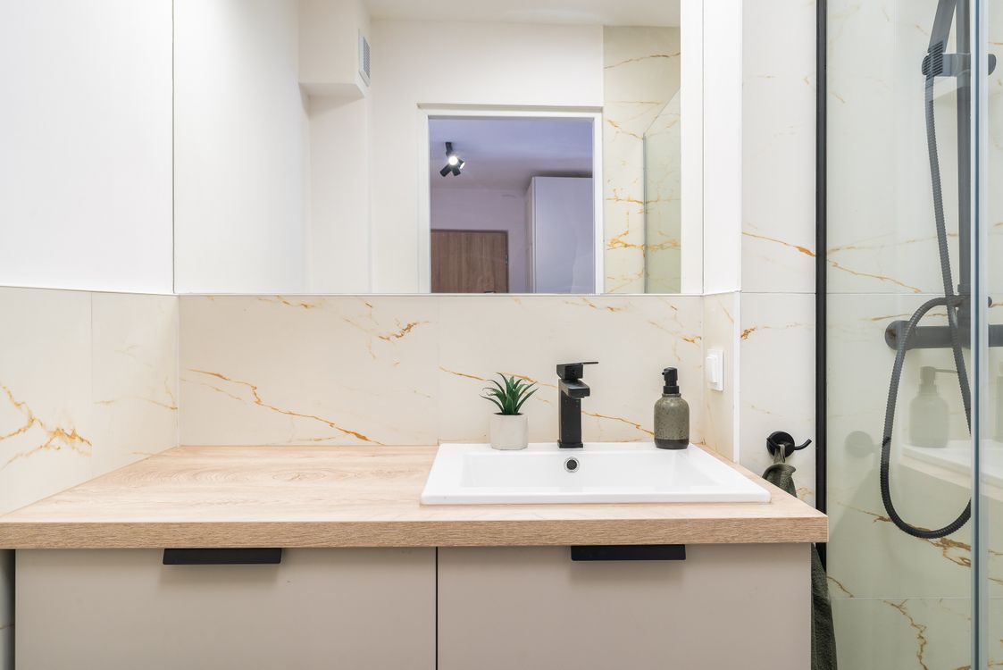 Comfort Height Vanity vs Standard: 34 Inches Is the Limit