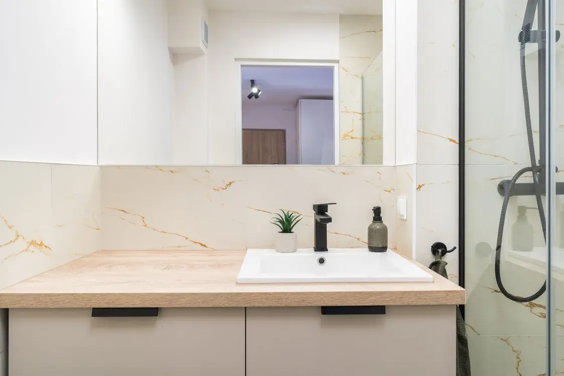 Comfort Height Vanity vs Standard: 34 Inches Is the Limit