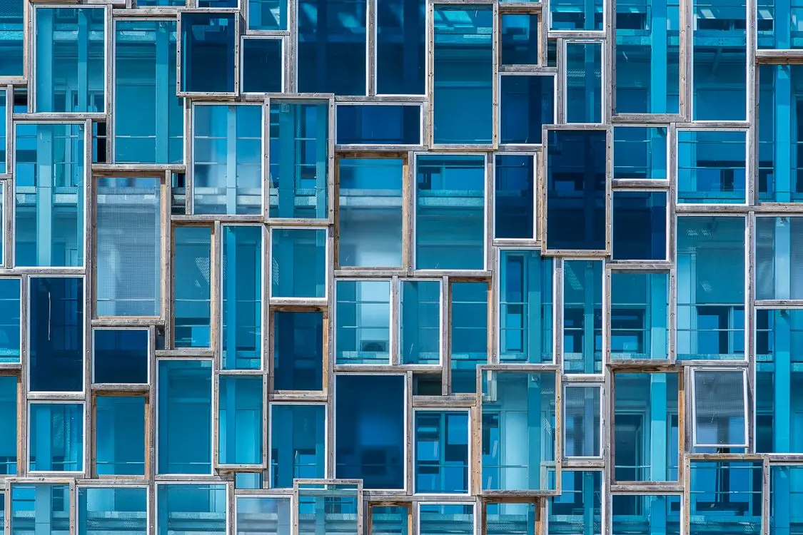 STC vs Rw: Why Your 45 dB Window Gets Graded at 39