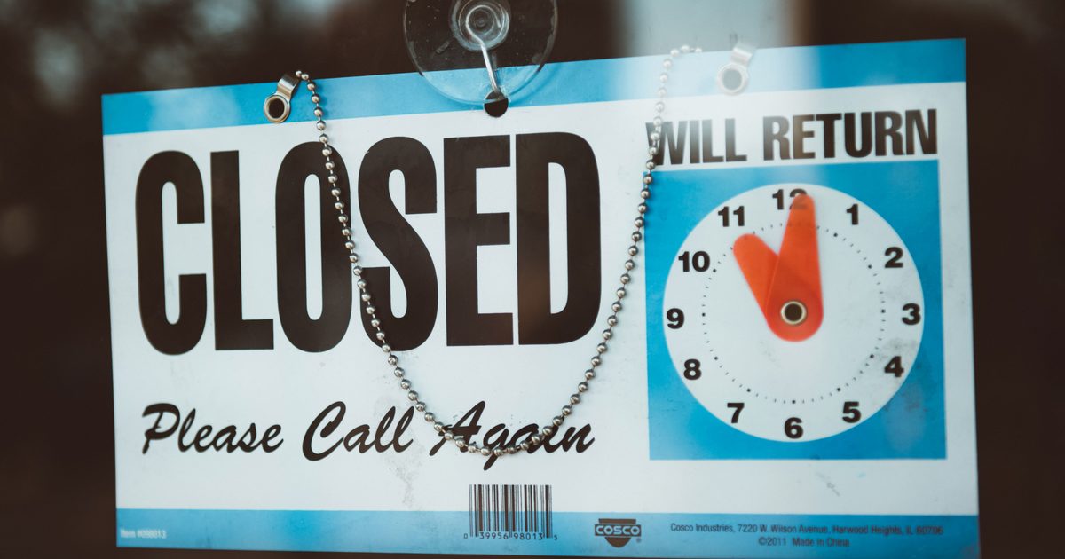 Remove URL from Google: four situations, one tool each, and how long each one holds