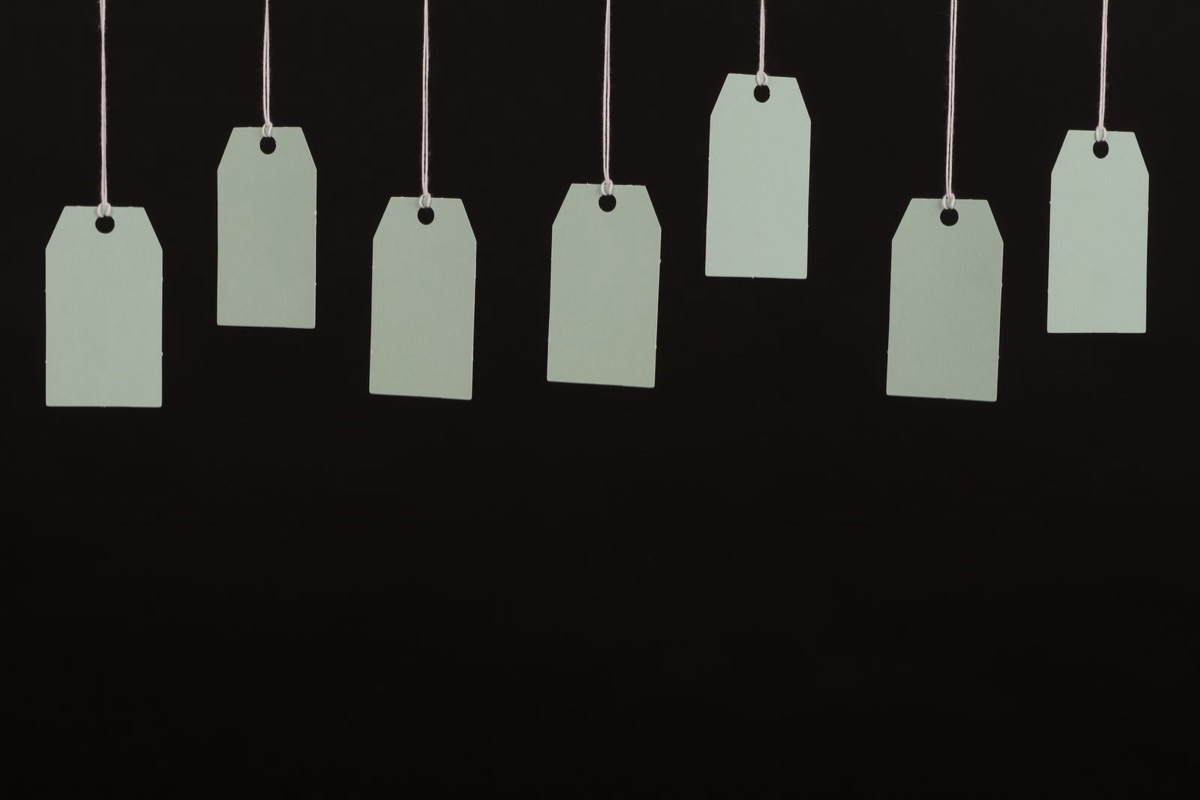Favicon seo across 27 homepages: all declare one, five have no /favicon.ico