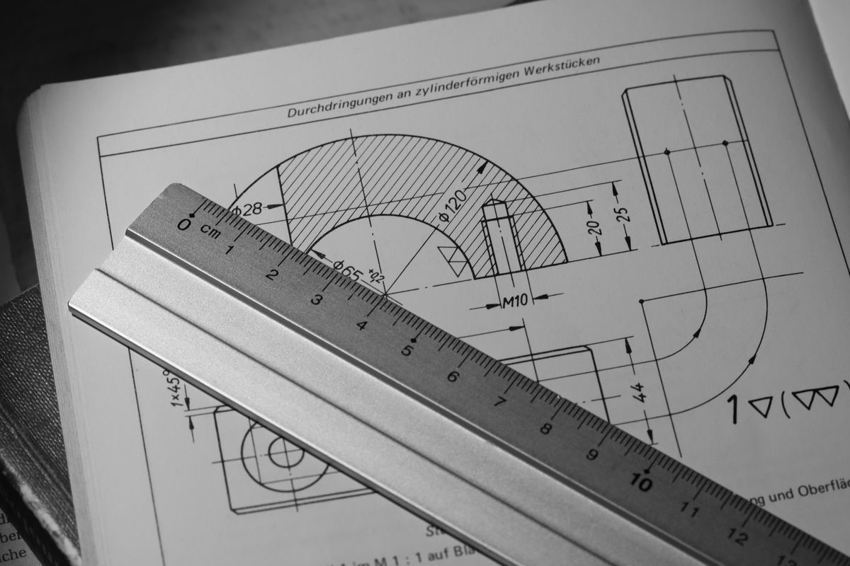 width and height attributes 实测：25 个首页里，1,711 张图有一半没声明尺寸
