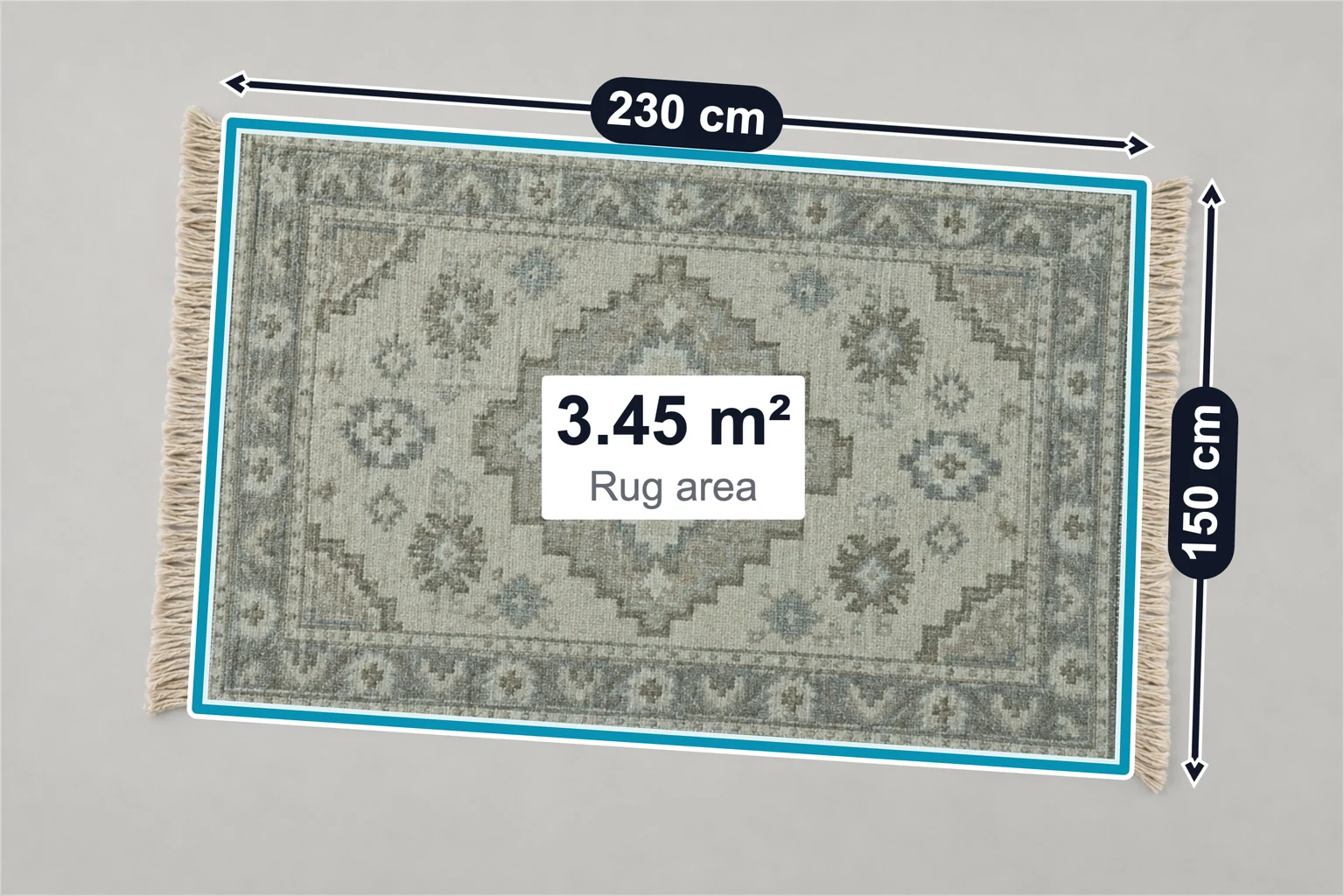 พรมปูพื้นมีพู่ที่มีคำอธิบายความยาว 230 cm ความกว้าง 150 cm และเส้นรอบพื้นที่ 3.45 m²